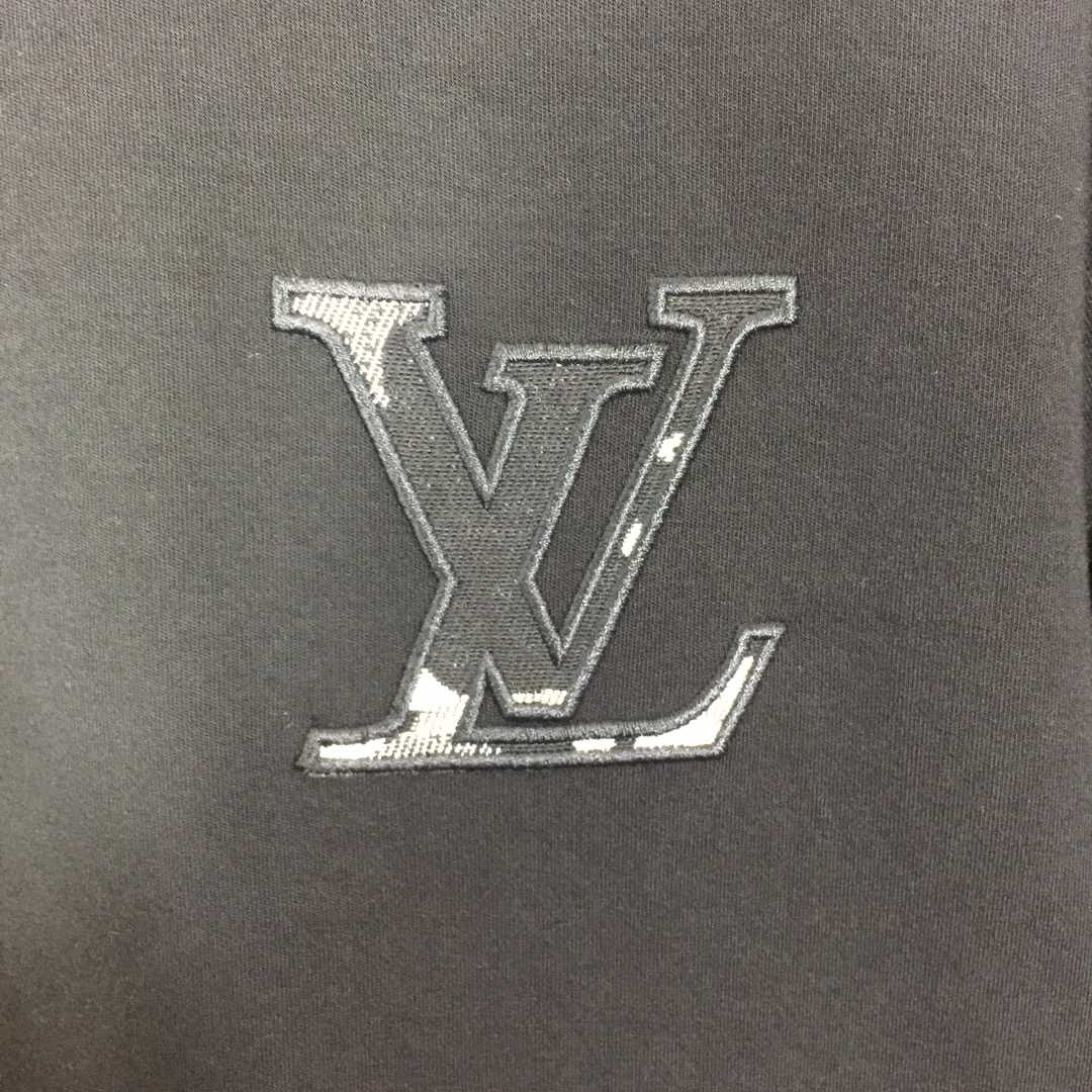 Louis Vuitton Logo Long Sleeve Tee - EUR FASHION