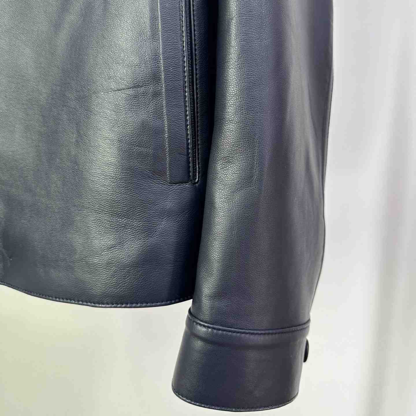 Louis Vuitton Chic Leather Blouson With 3D Details   1AFVPT - EUR FASHION