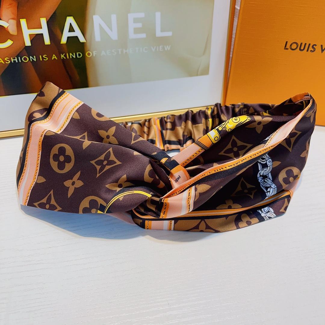 Louis Vuitton Headband  - EUR FASHION