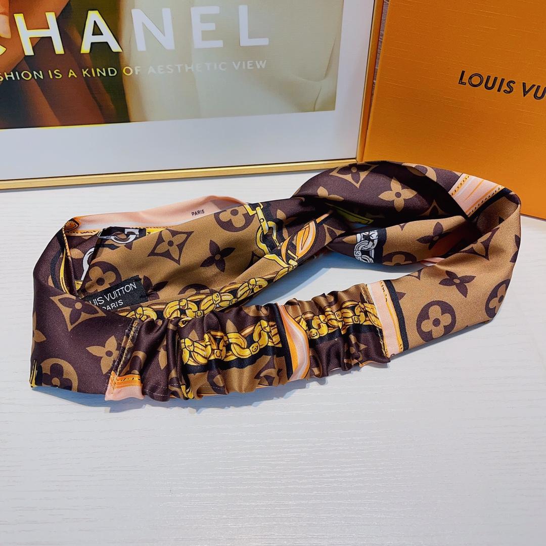 Louis Vuitton Headband  - EUR FASHION