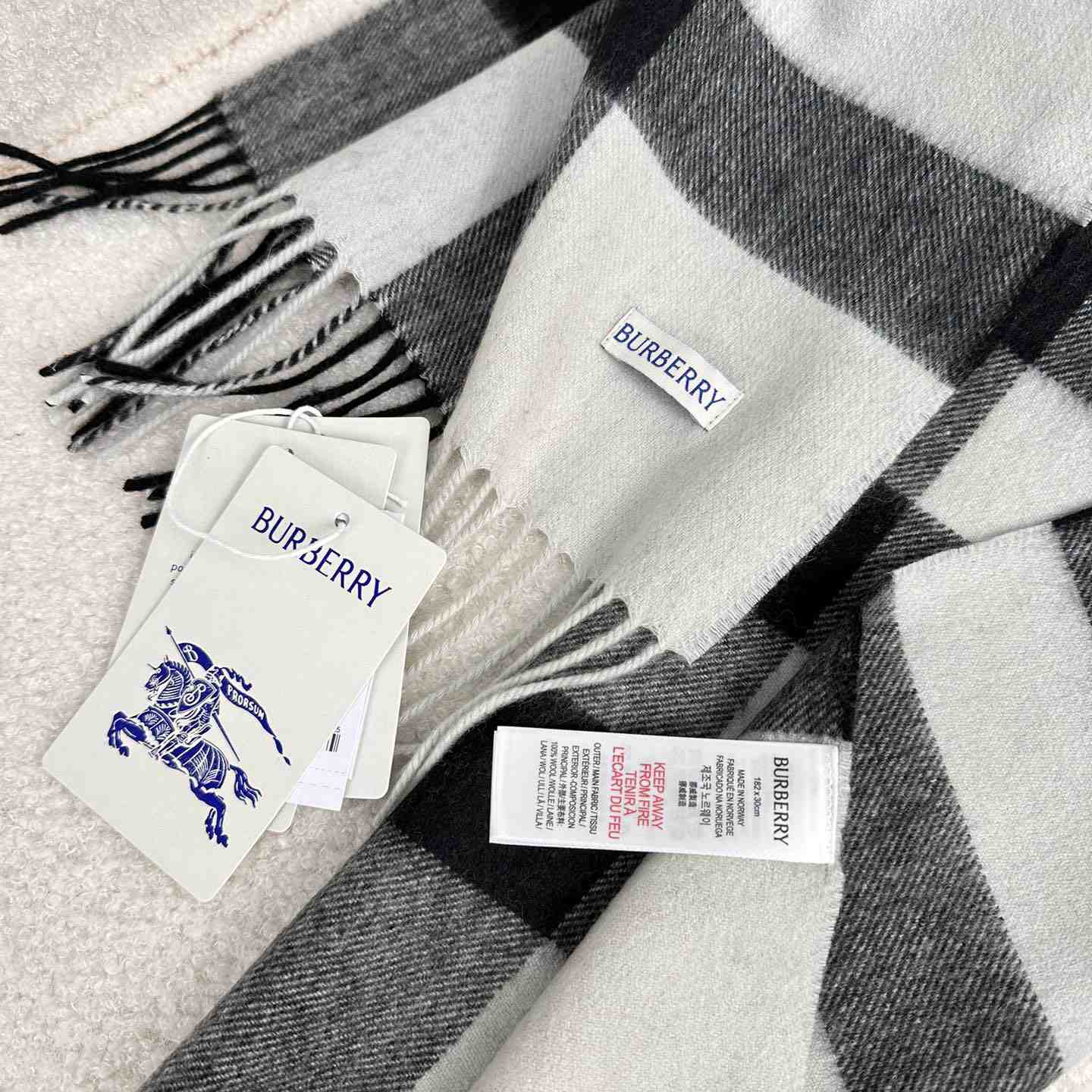 Burberry Scarf   180*40cm - EUR FASHION