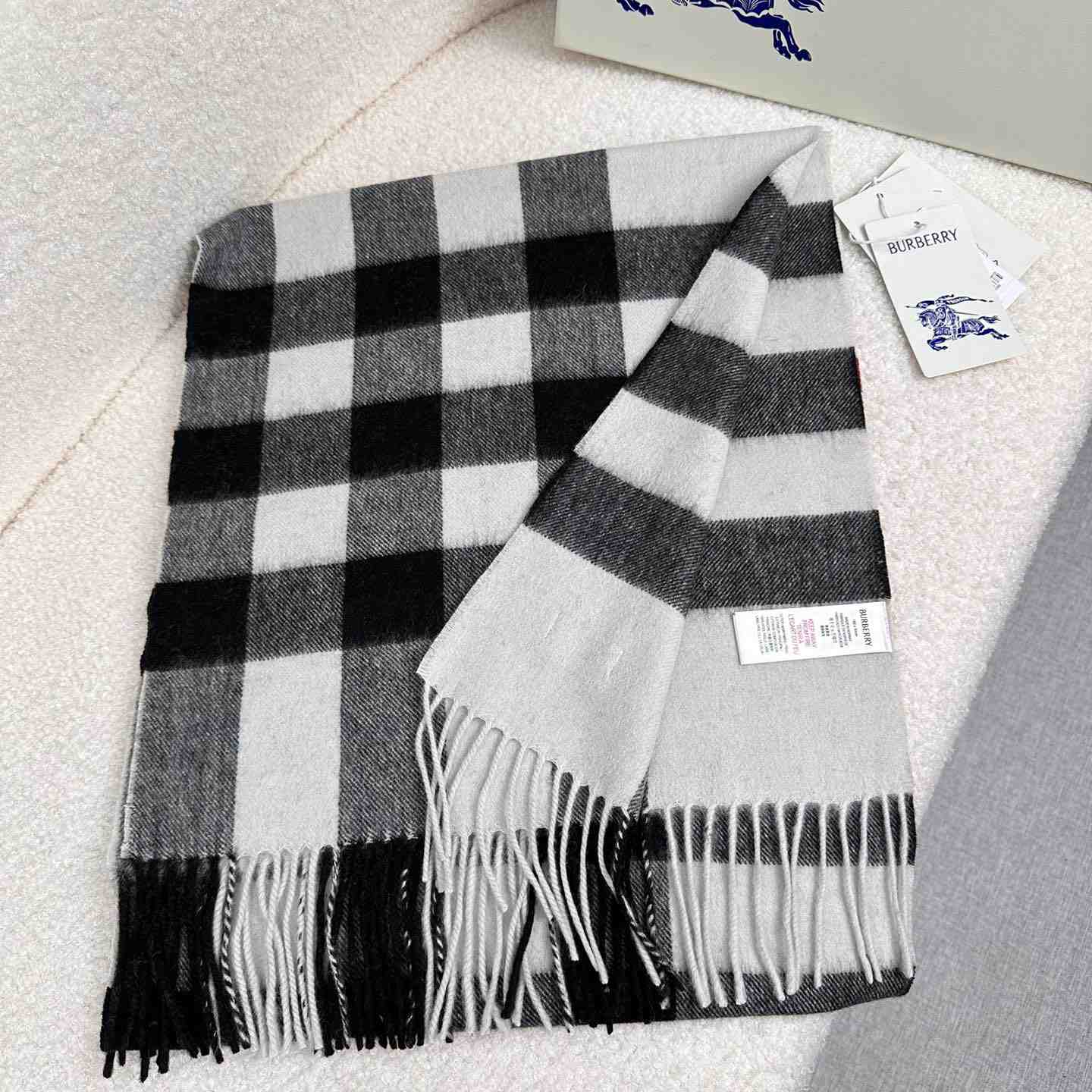 Burberry Scarf   180*40cm - EUR FASHION