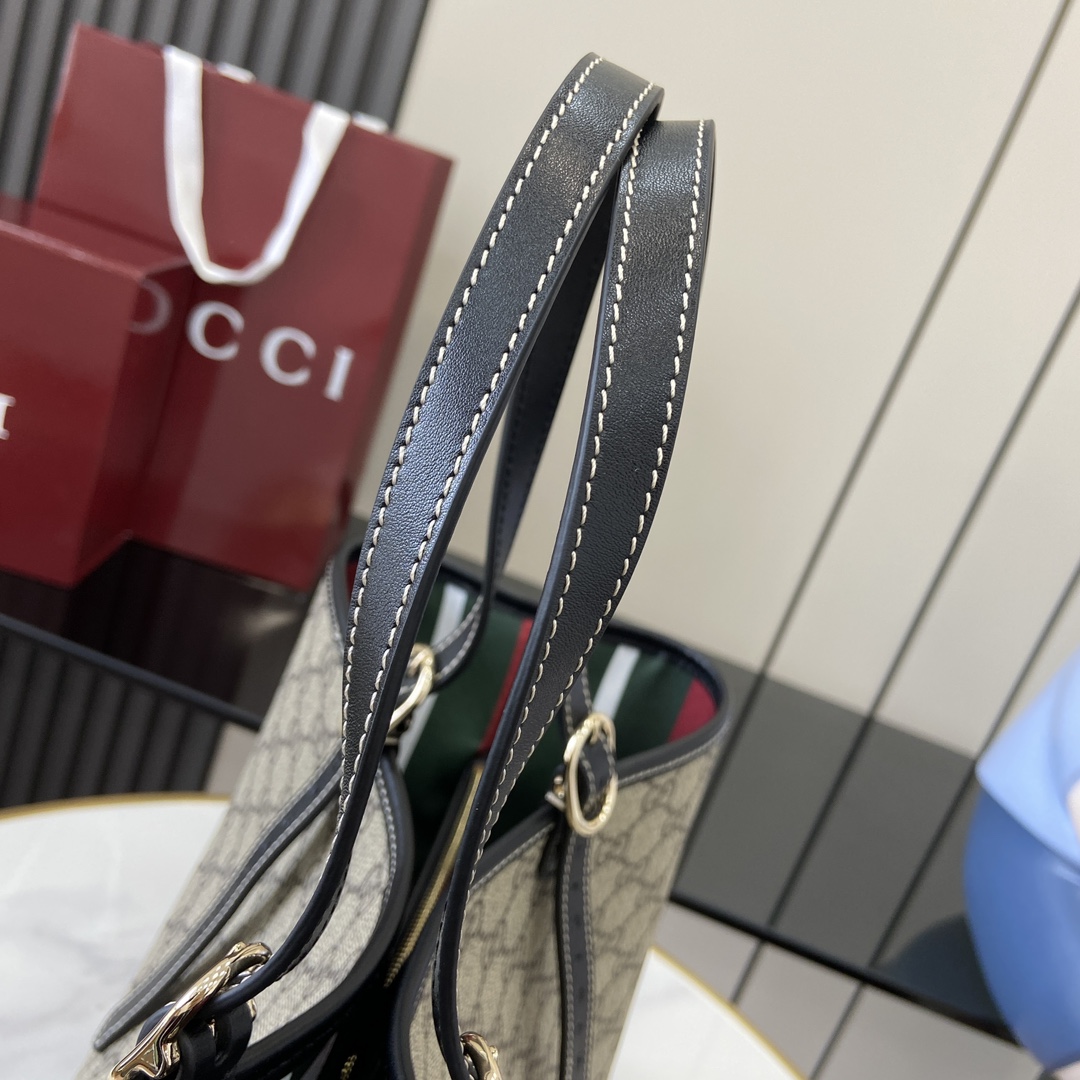 Gucci GG Emblem Medium Tote Bag - EUR FASHION