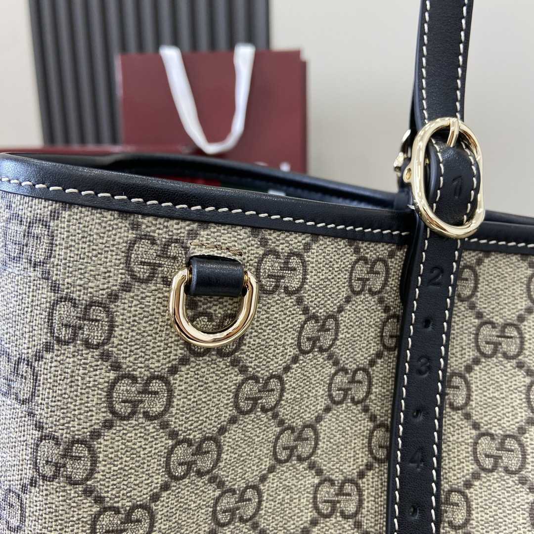 Gucci GG Emblem Medium Tote Bag - EUR FASHION