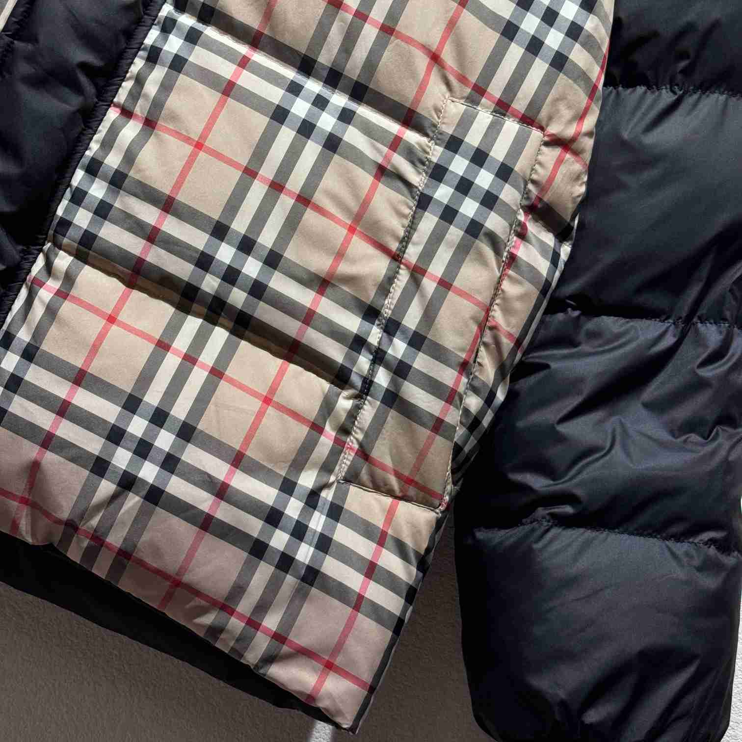 Burberry Reversible Check Puffer Jacket - EUR FASHION