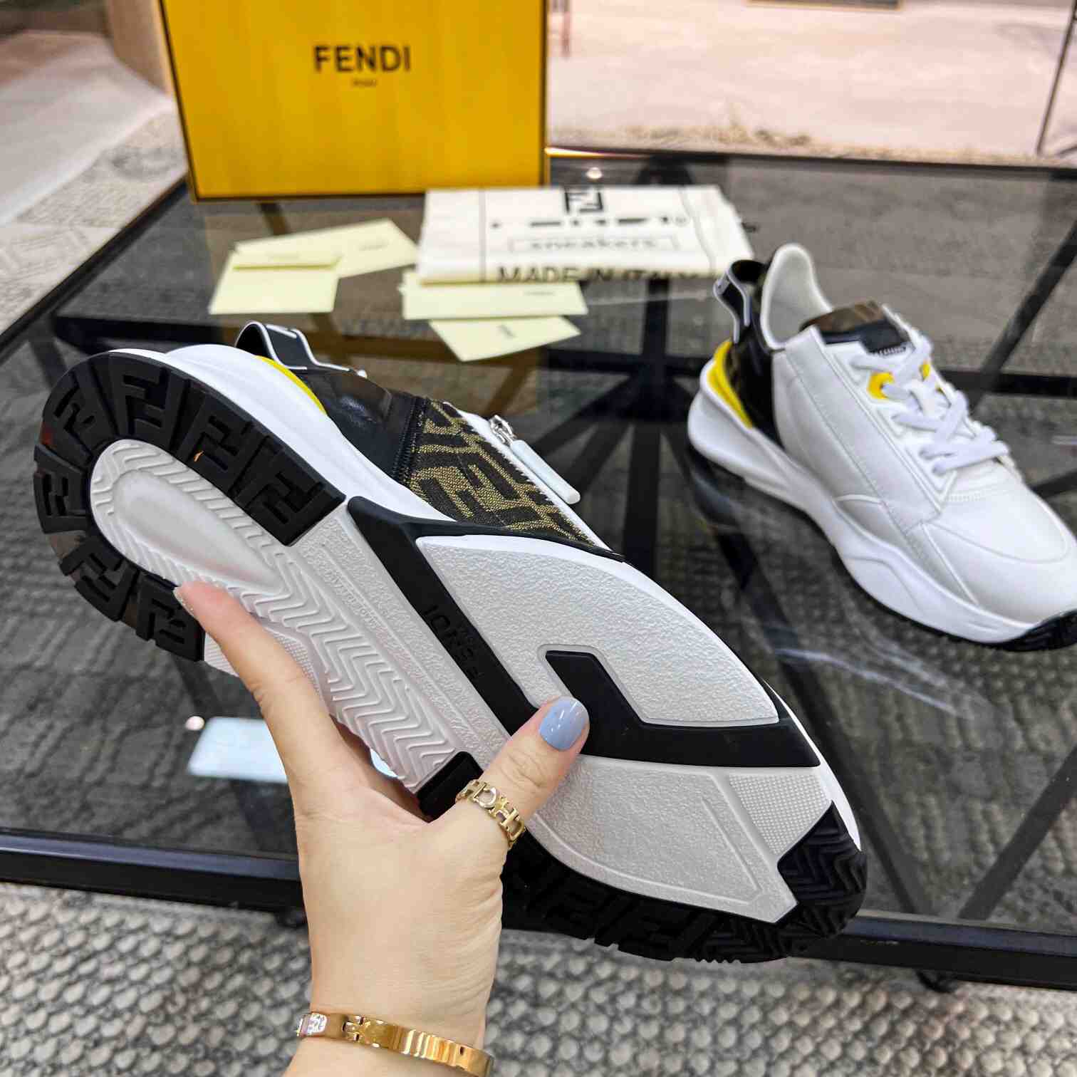 Fendi Flow Sneakers  - EUR FASHION