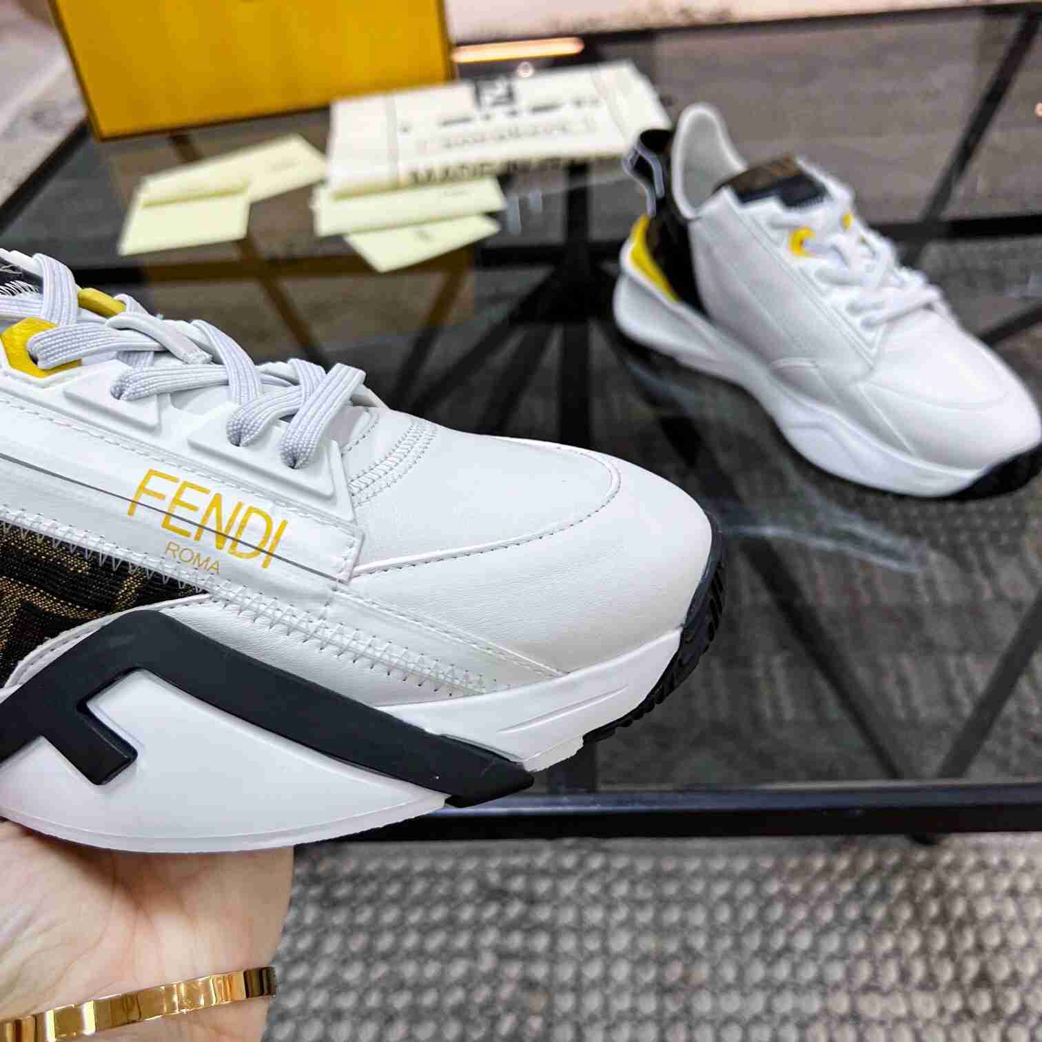 Fendi Flow Sneakers  - EUR FASHION