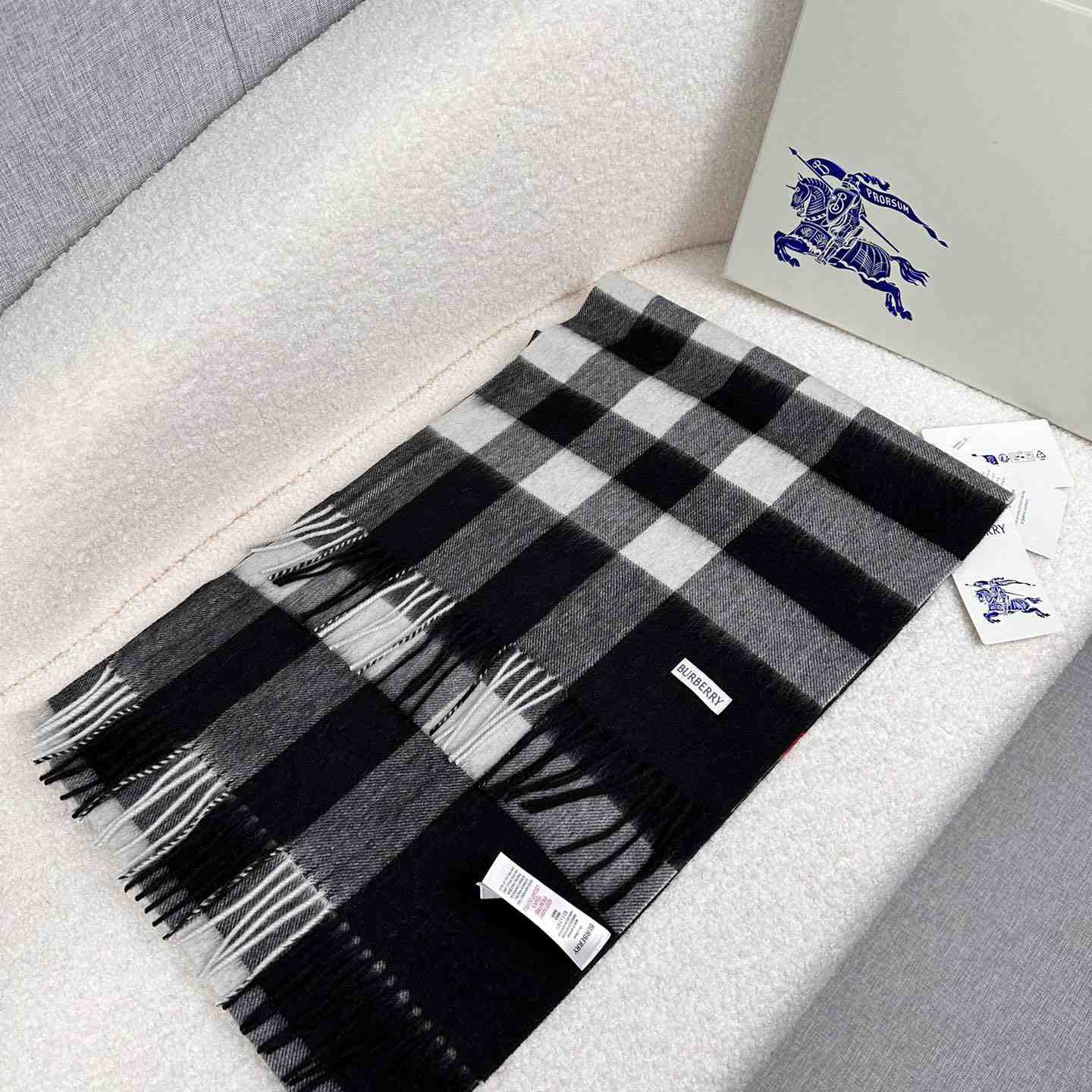 Burberry Scarf   180*40cm - EUR FASHION