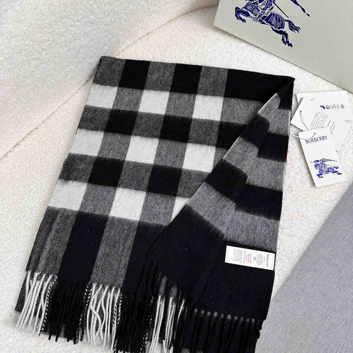 Burberry Scarf   180*40cm - EUR FASHION