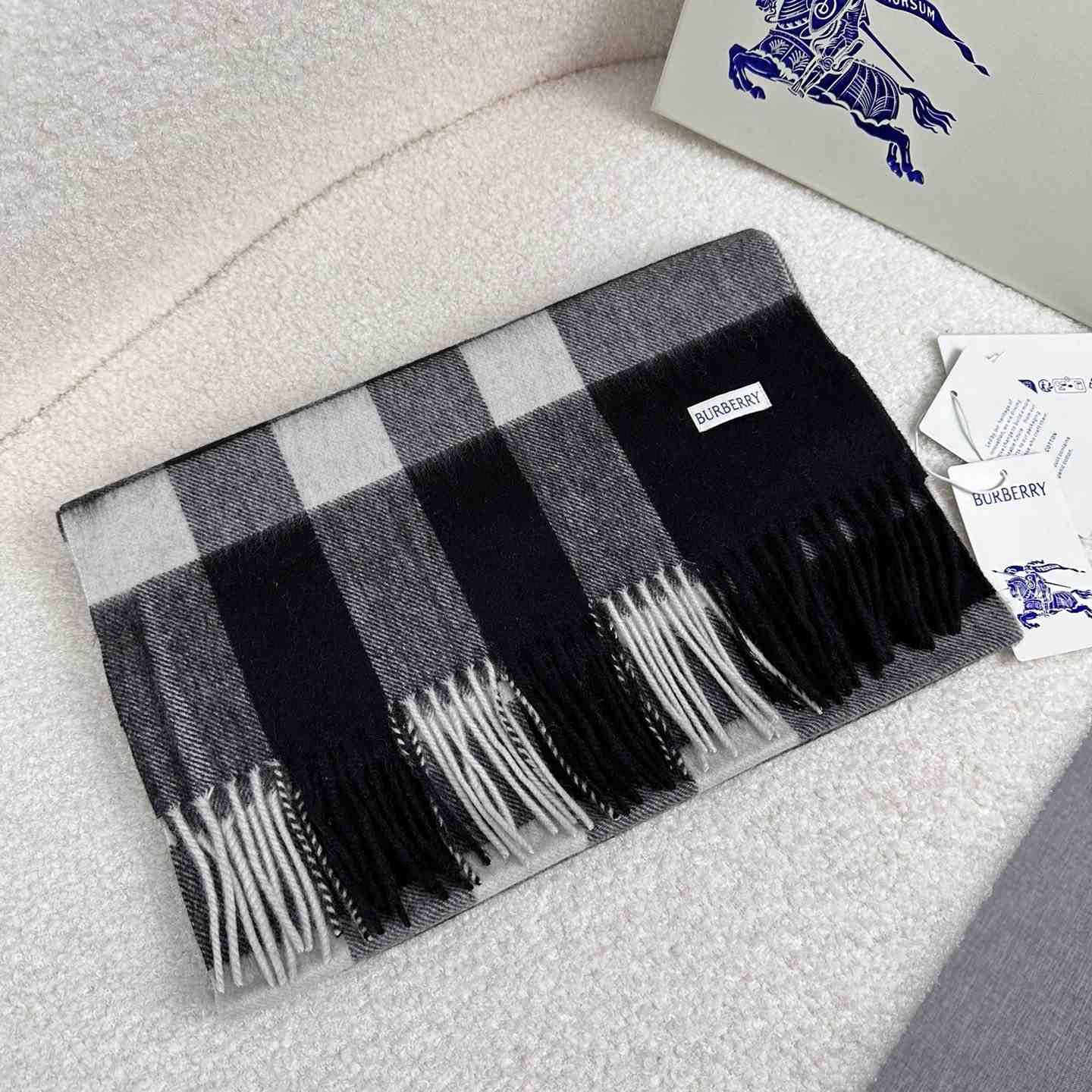 Burberry Scarf   180*40cm - EUR FASHION