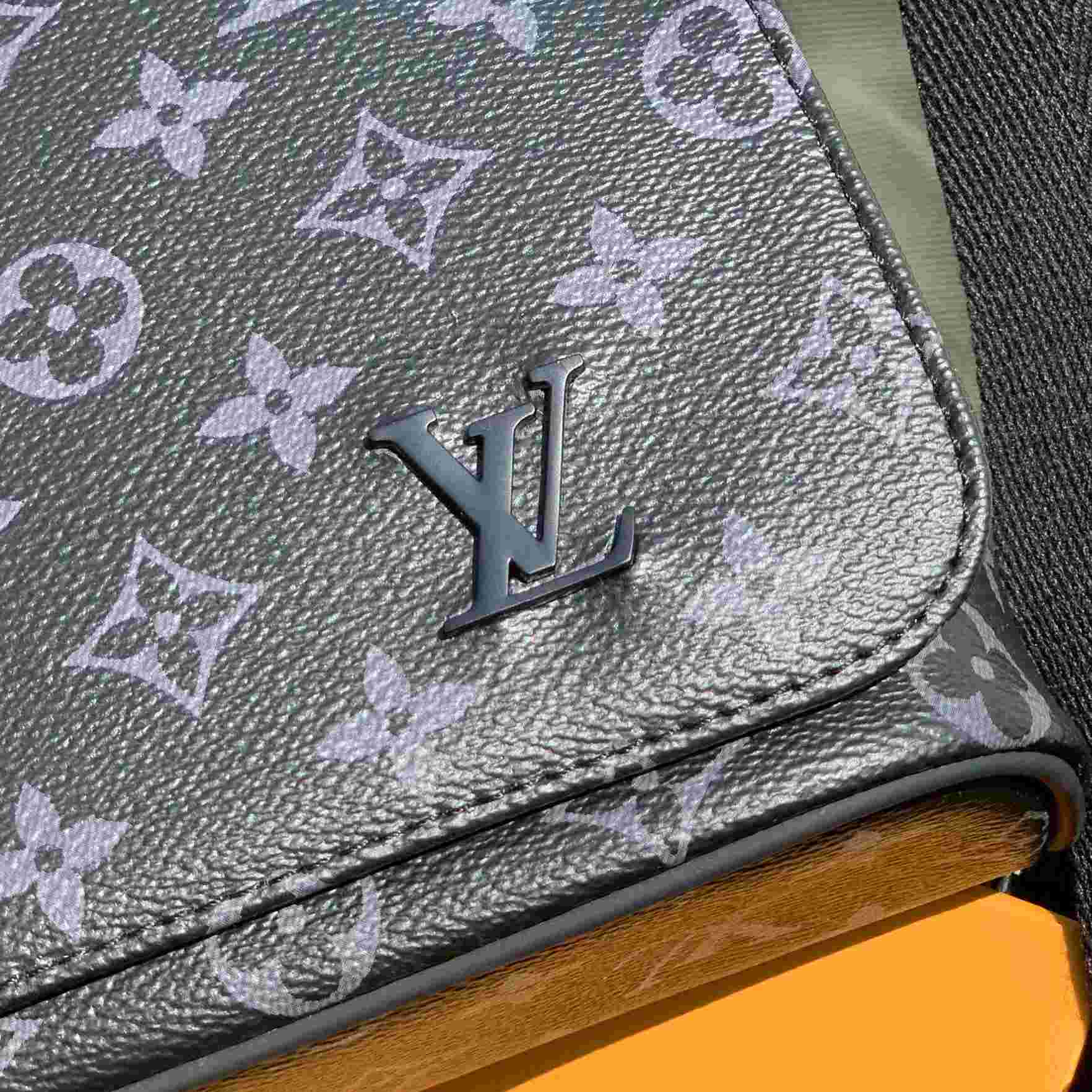 Louis Vuitton District PM Messenger Bag  25-22-8cm - EUR FASHION