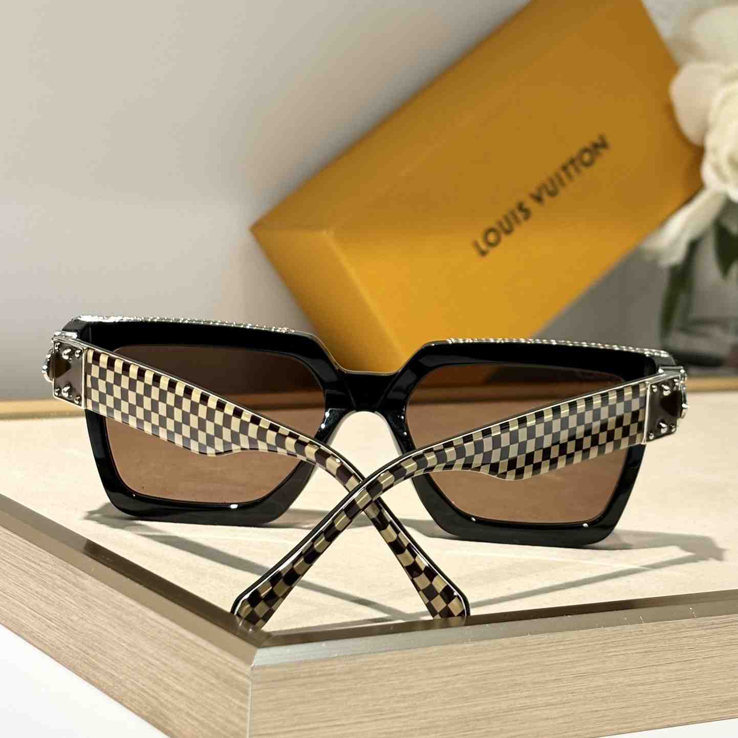 Louis Vuitton 1.1 Millionaires Damier Pop Sunglasses  Z2394W - EUR FASHION