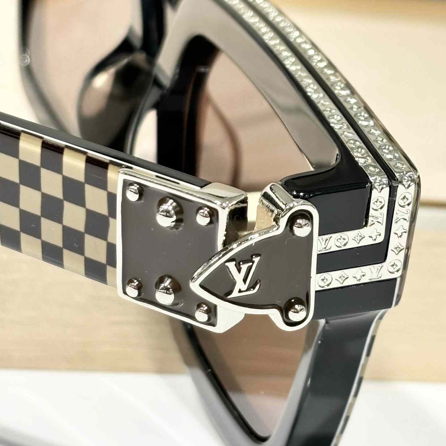 Louis Vuitton 1.1 Millionaires Damier Pop Sunglasses  Z2394W - EUR FASHION