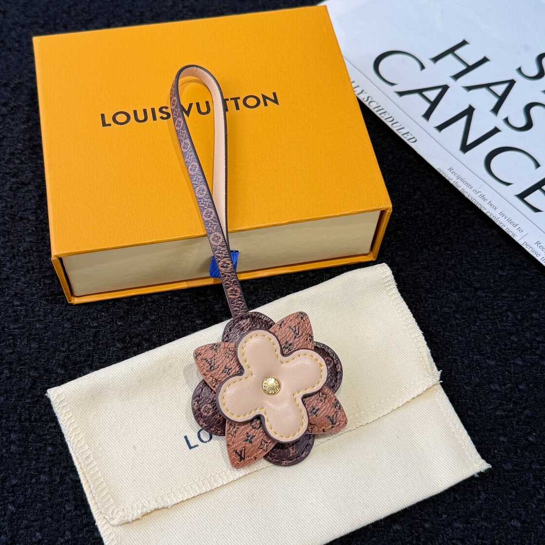 Louis Vuitton My Monogram Layers Bag Charm  M02136 - EUR FASHION