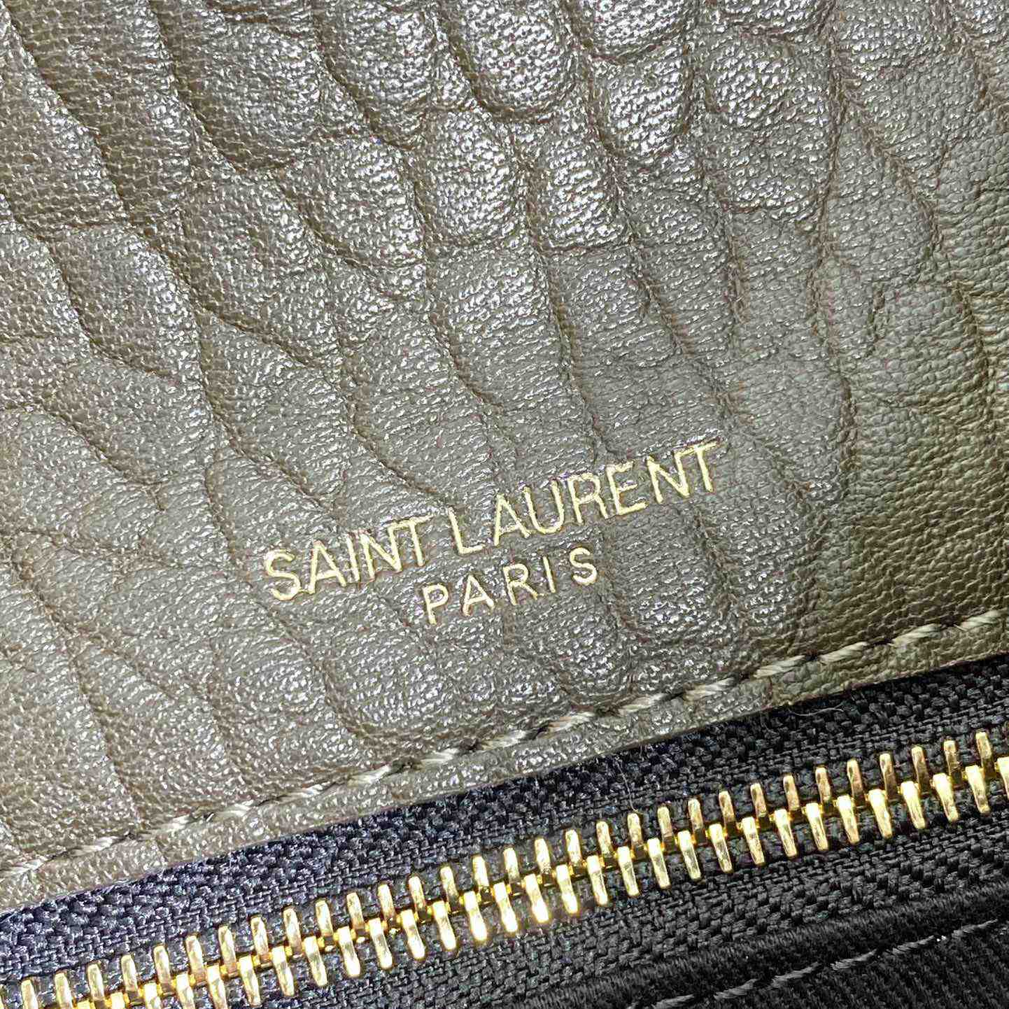 Saint Laurent Cassandre Large Envelope Pouch In Lambskin - EUR FASHION