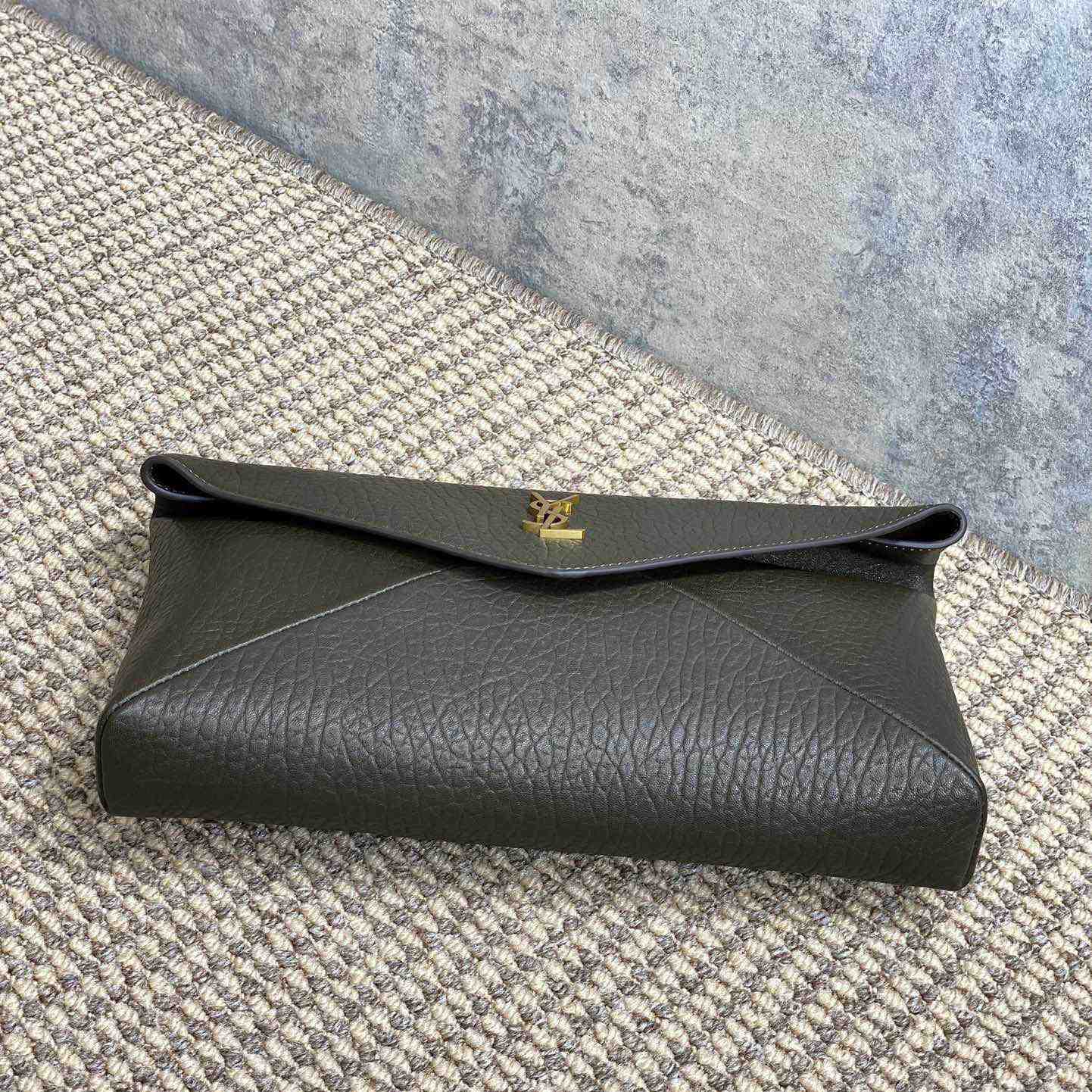 Saint Laurent Cassandre Large Envelope Pouch In Lambskin - EUR FASHION