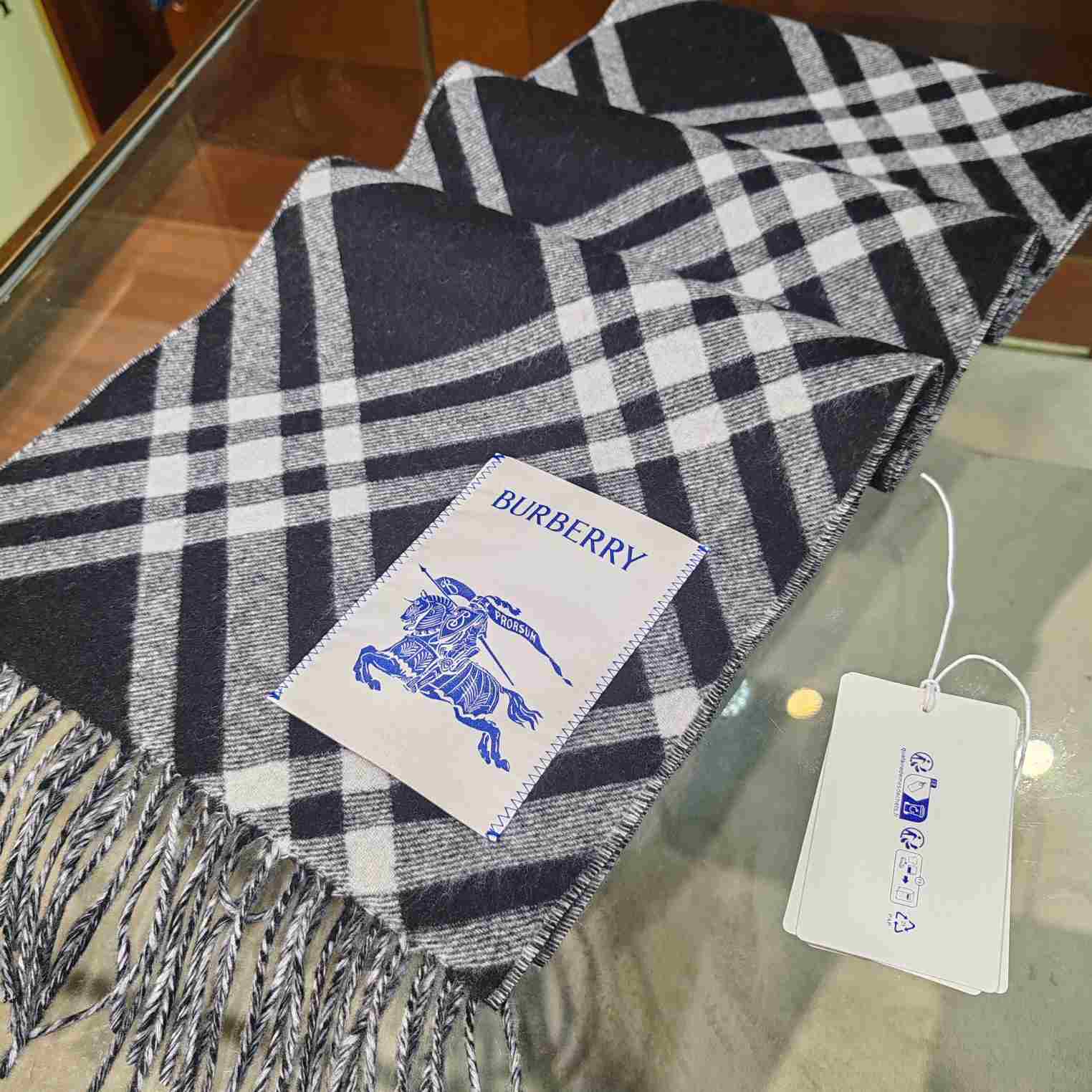 Burberry Check Cashmere Scarf - EUR FASHION