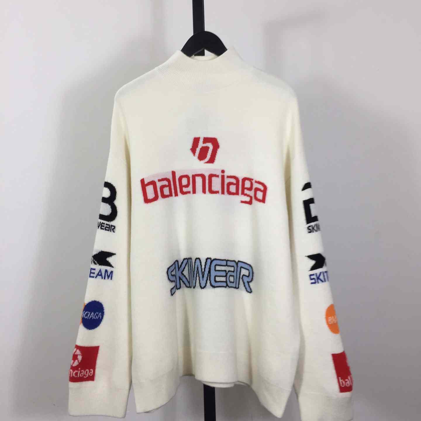 Balenciaga Ski Long Sleeve Turtleneck In White - EUR FASHION