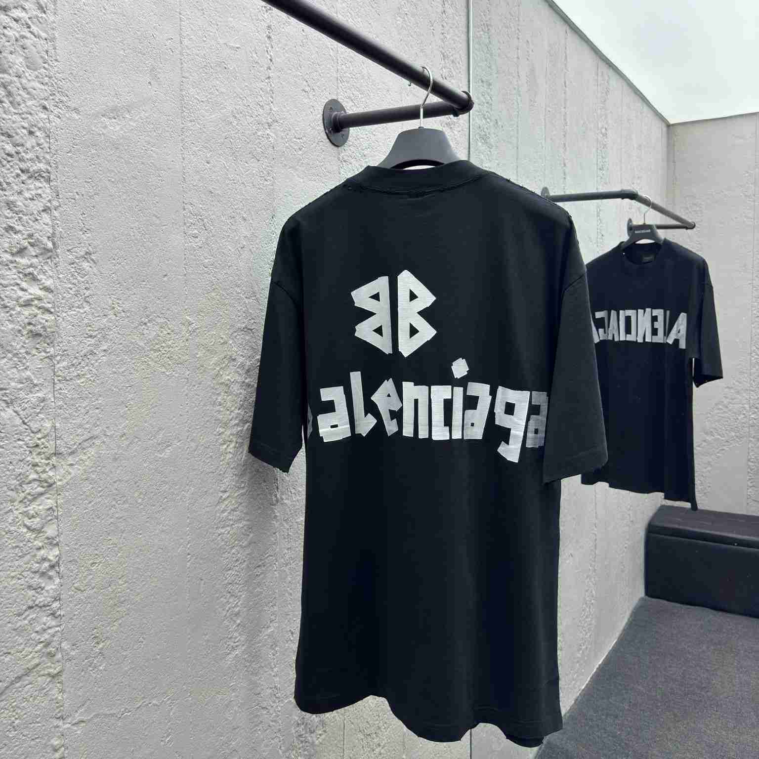 Balenciaga Tape Type T-Shirt  - EUR FASHION