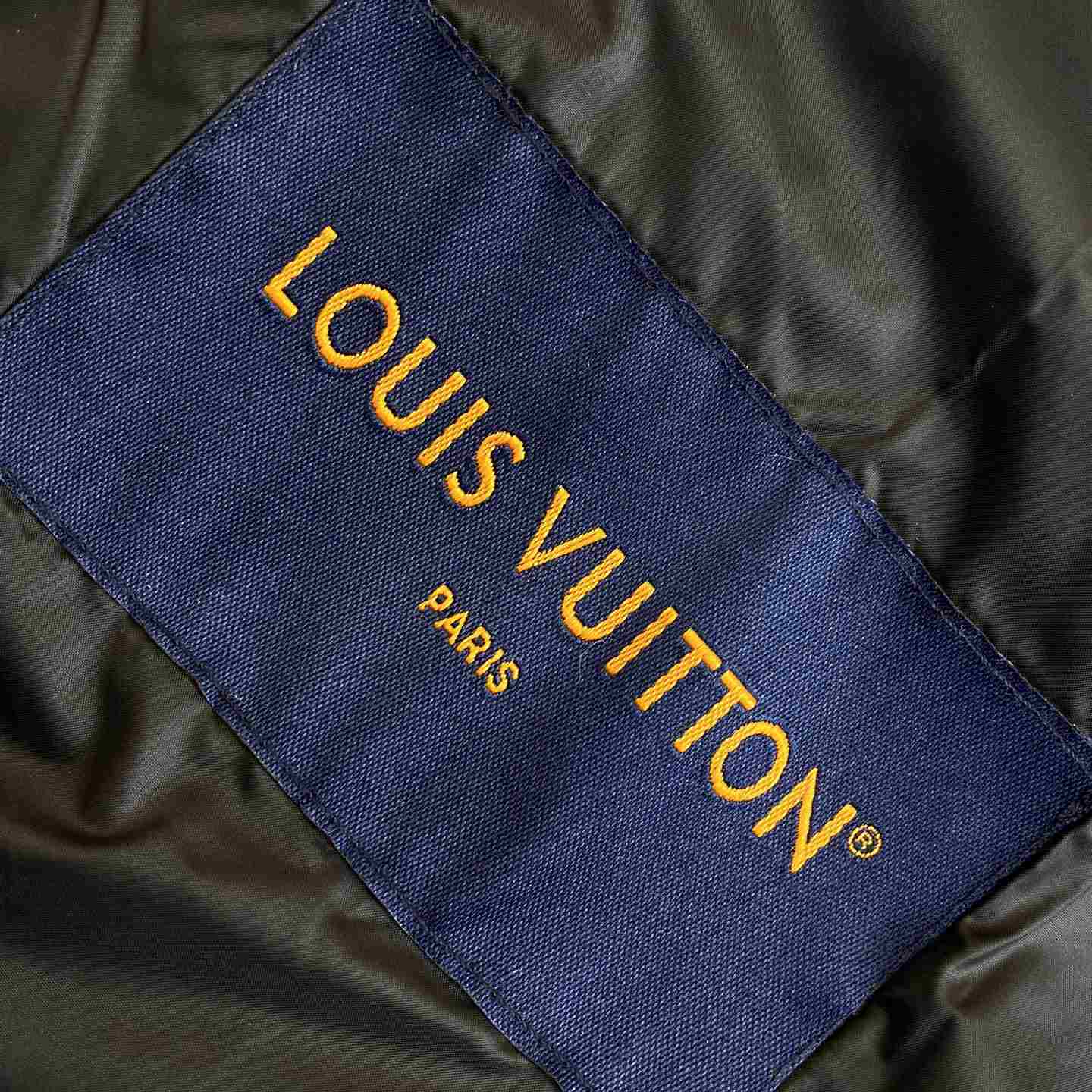 Louis Vuitton Monogram Quilted Nylon Hooded Blouson   1AFYAE - EUR FASHION