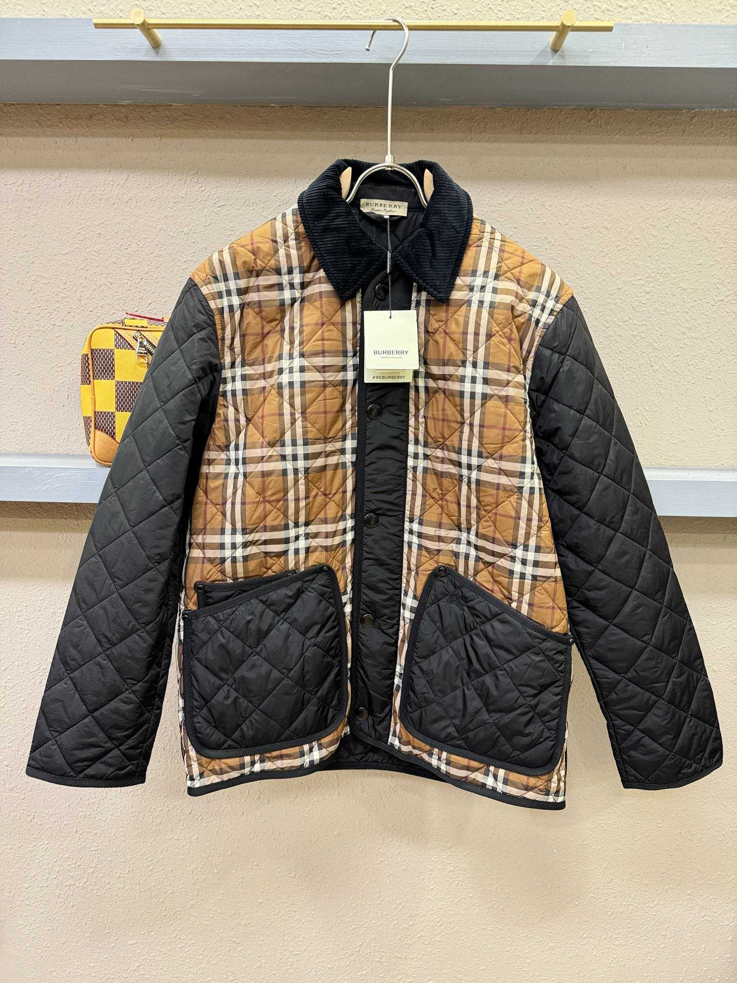 Burberry  Jacket - EUR FASHION