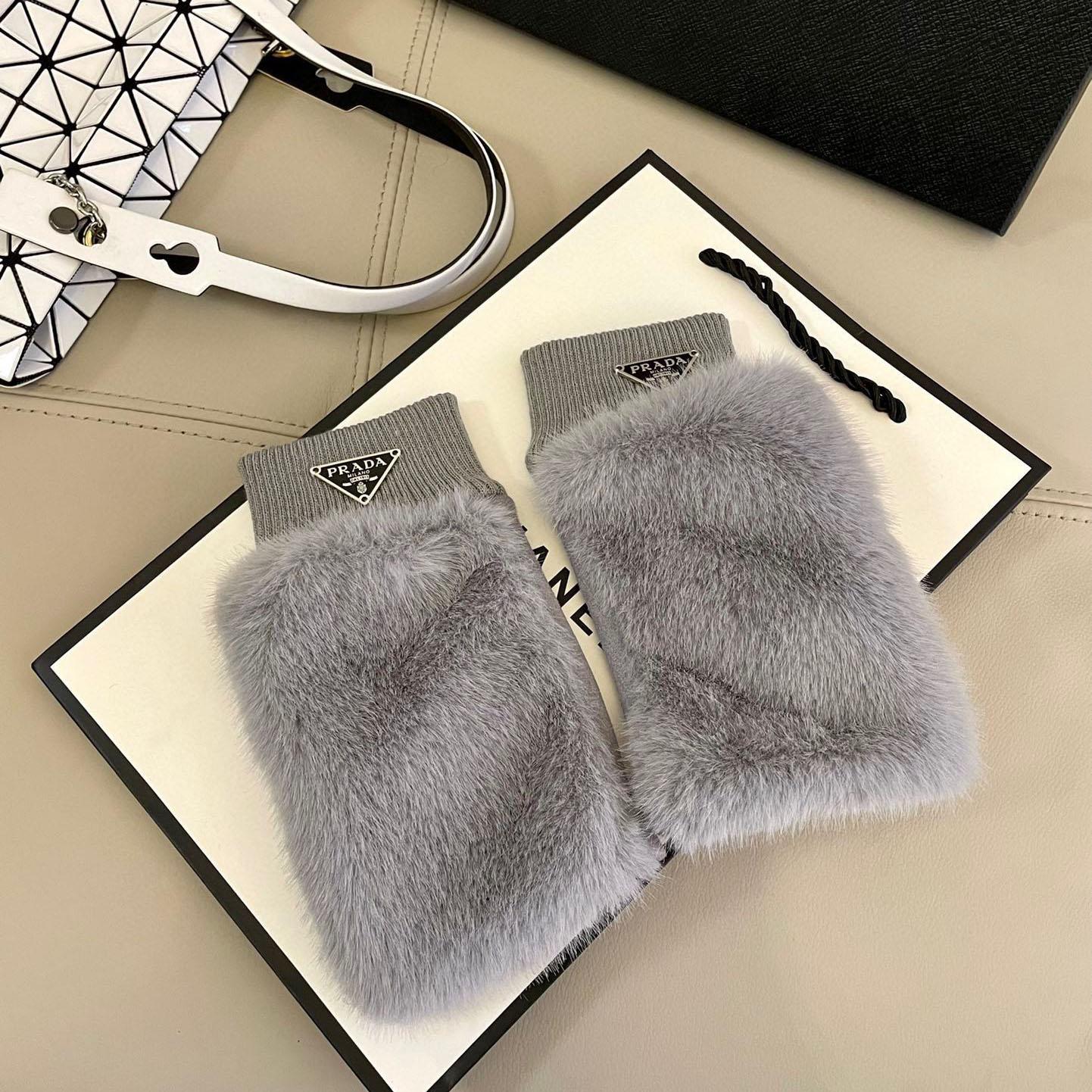 Prada Gloves  - EUR FASHION