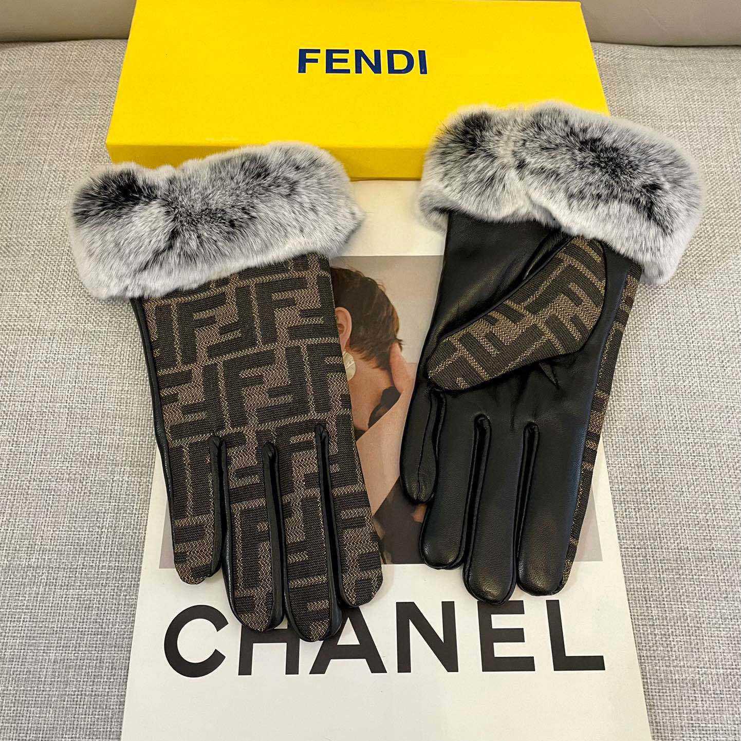 Fendi Gloves - EUR FASHION