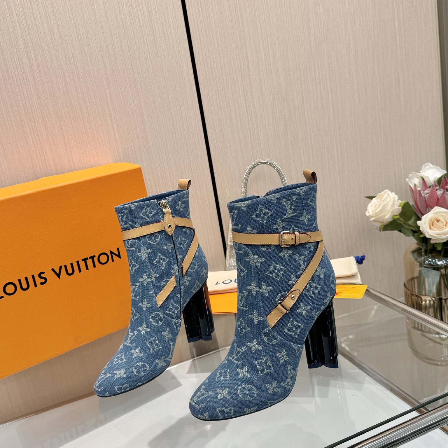 Louis Vuitton Silhouette Ankle Boot - EUR FASHION