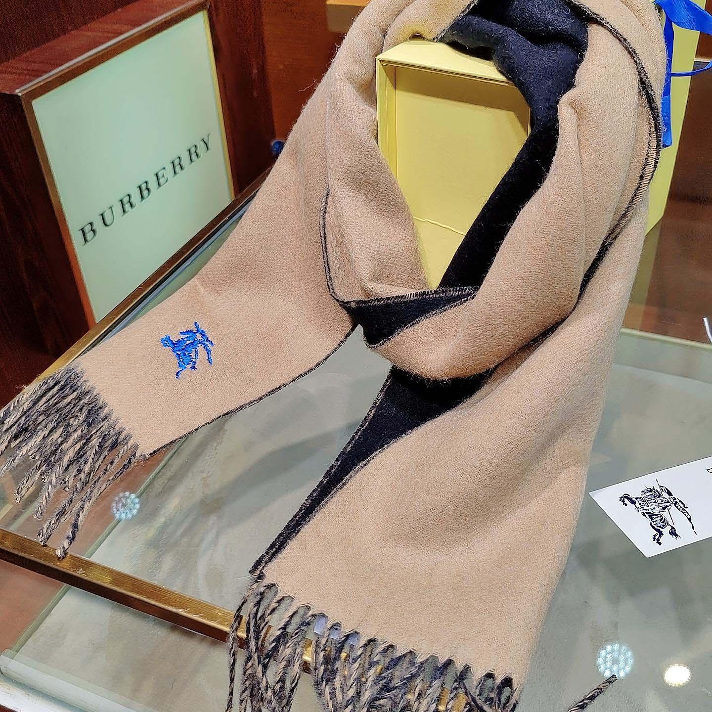 Burberry Reversible Cashmere Scarf - EUR FASHION