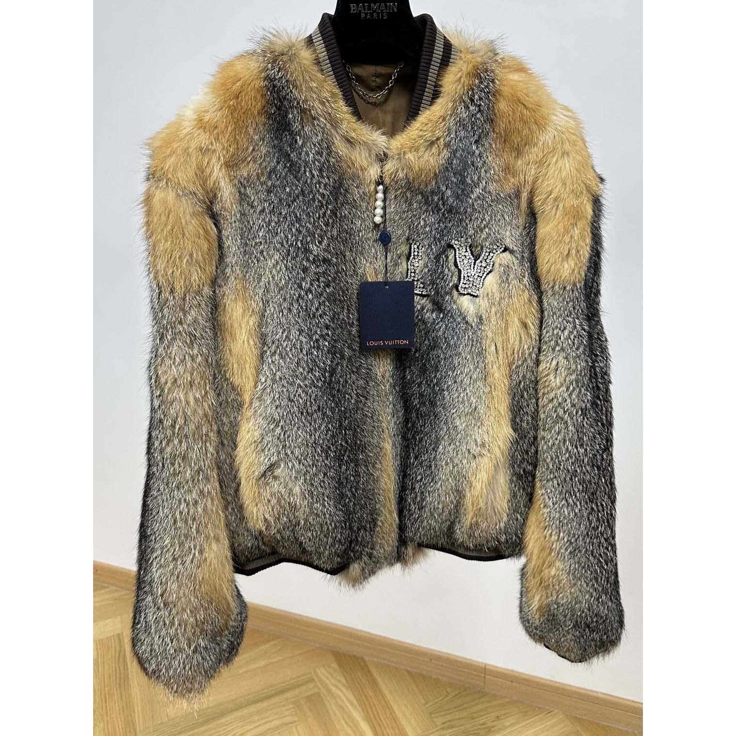 Louis Vuitton Fox Fur Bomber  1AFXBD - EUR FASHION