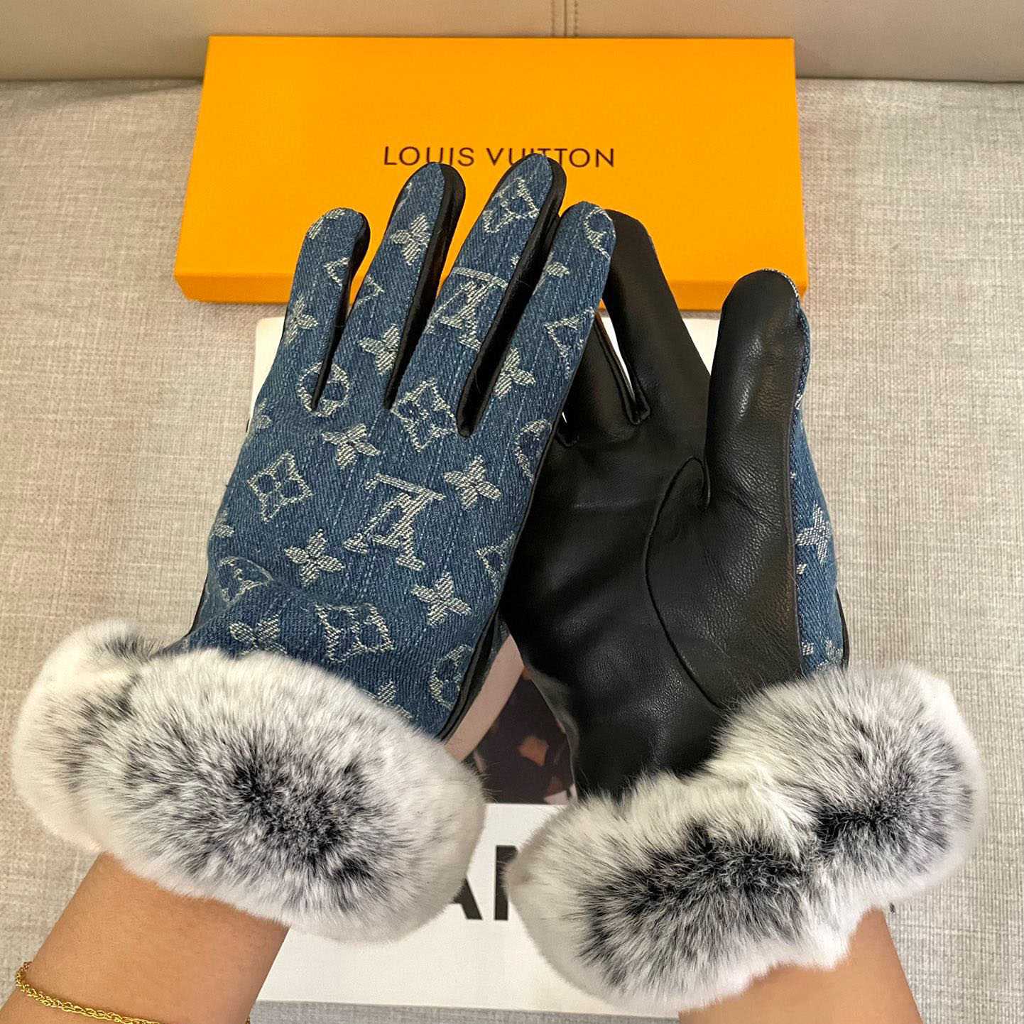 Louis Vuitton Gloves  - EUR FASHION