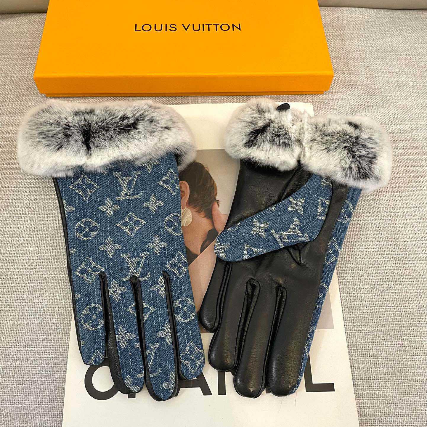 Louis Vuitton Gloves  - EUR FASHION