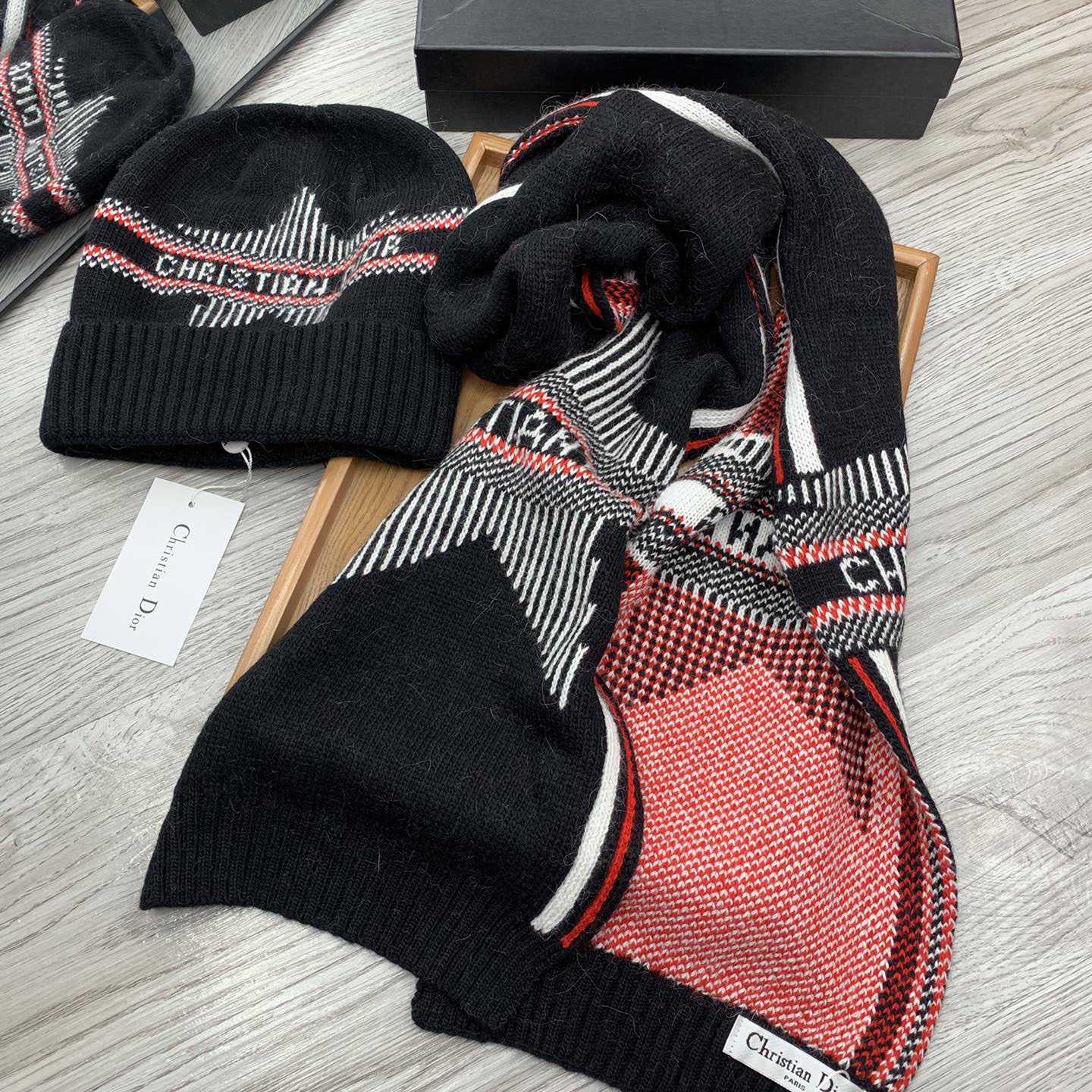 Dior Beanie And Scarf - EUR FASHION