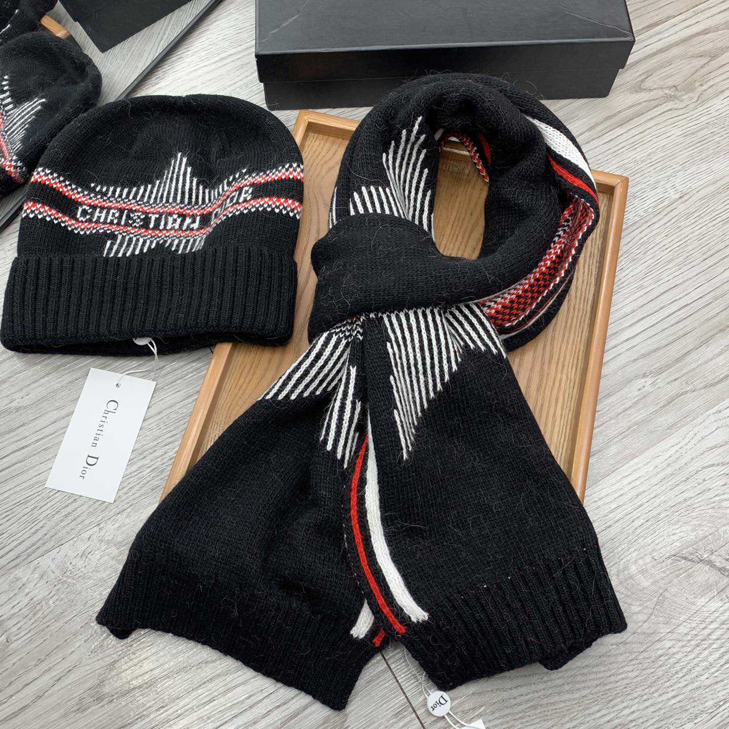 Dior Beanie And Scarf - EUR FASHION