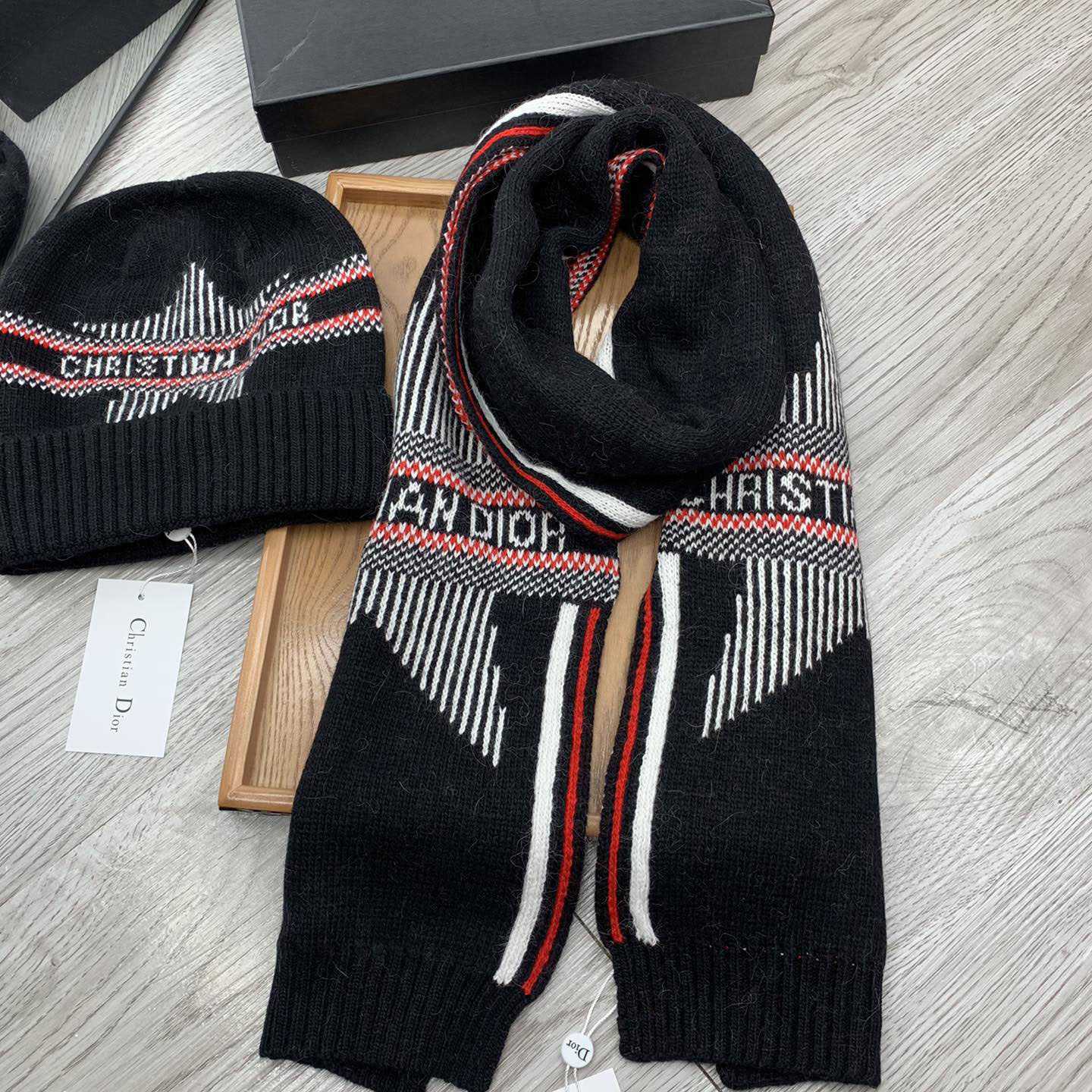 Dior Beanie And Scarf - EUR FASHION