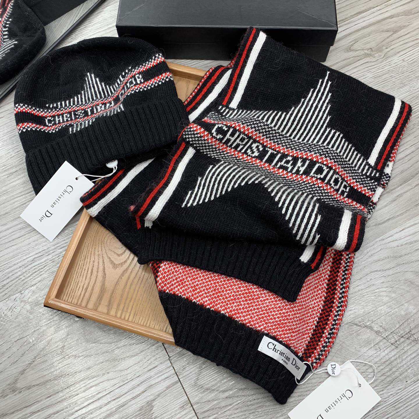 Dior Beanie And Scarf - EUR FASHION