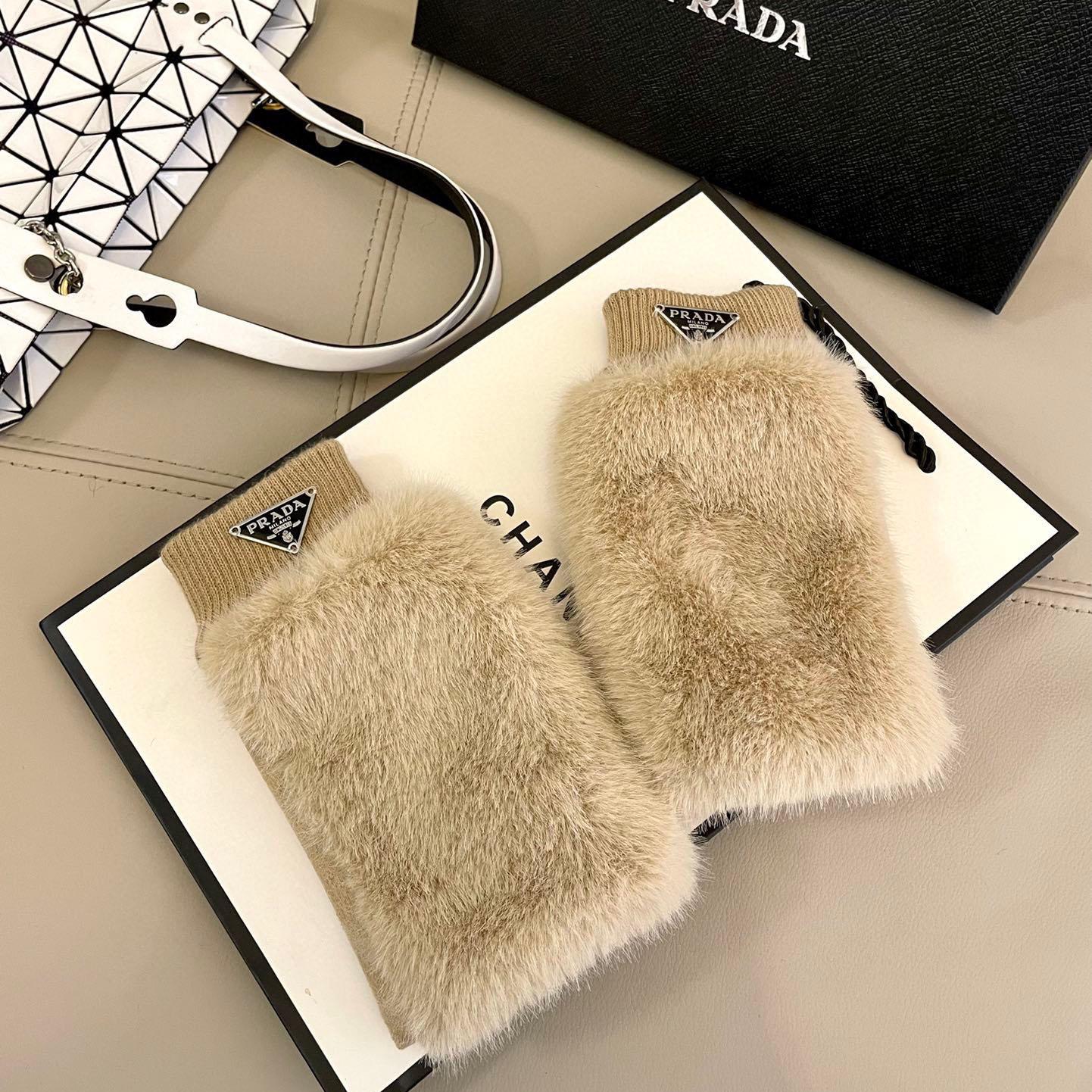 Prada Gloves  - EUR FASHION