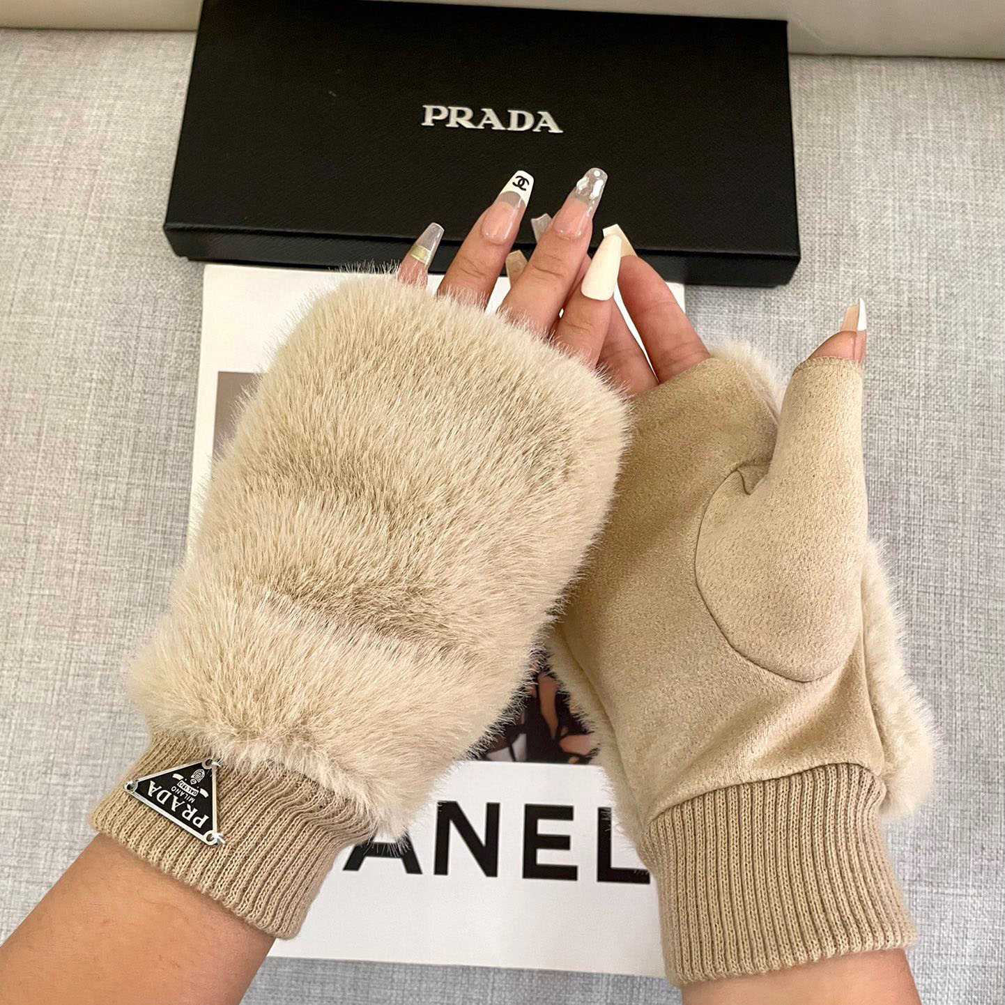 Prada Gloves  - EUR FASHION