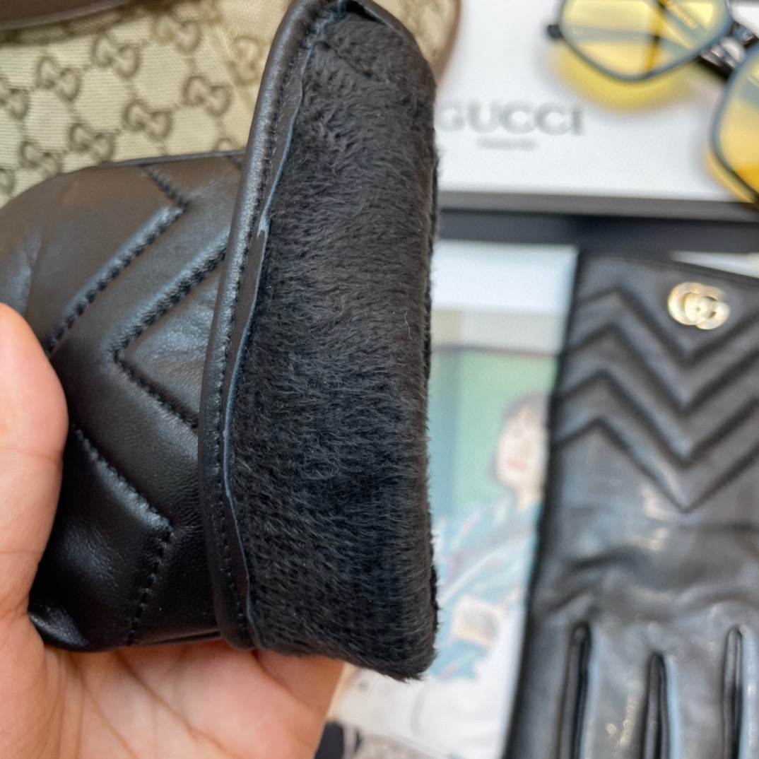 Gucci Gloves  - EUR FASHION