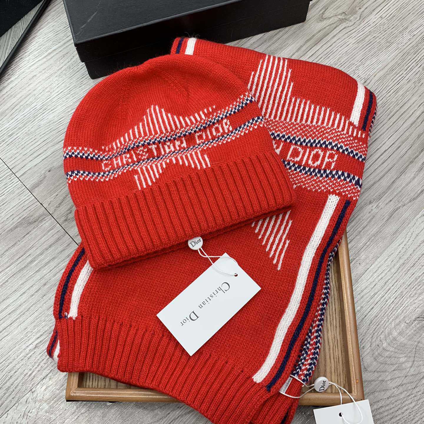 Dior Beanie And Scarf - EUR FASHION