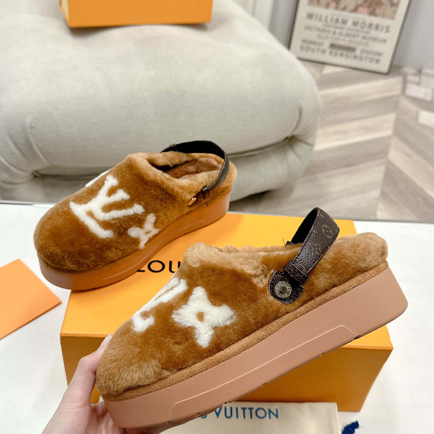 Louis Vuitton Aspen Platform Clog           - EUR FASHION