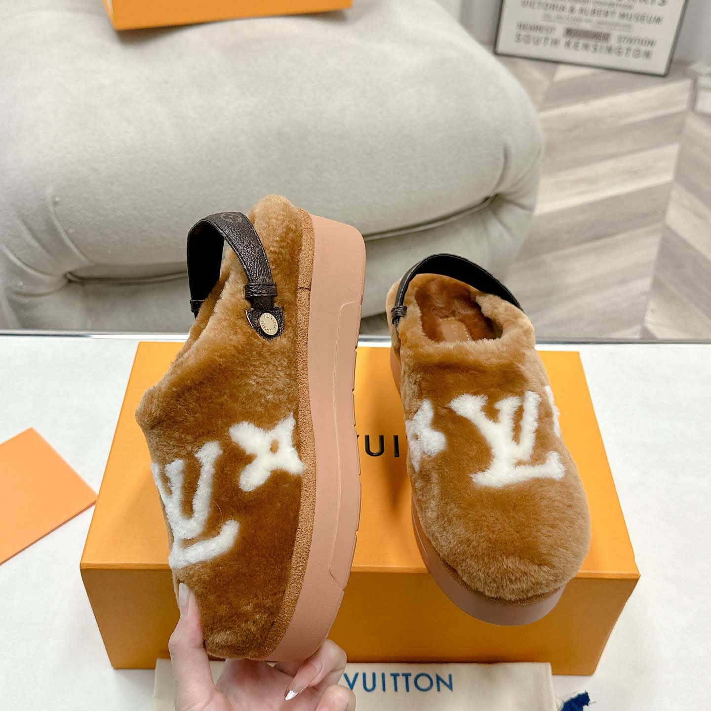 Louis Vuitton Aspen Platform Clog           - EUR FASHION