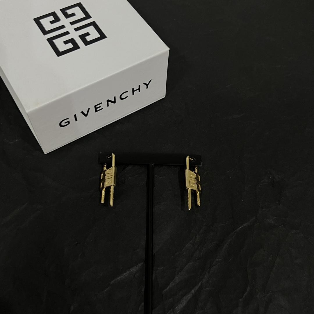 Givenchy Earrings - EUR FASHION