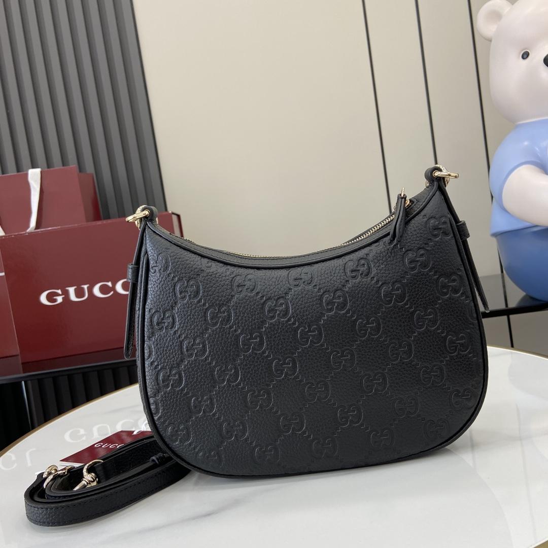 Gucci GG Emblem Small Shoulder Bag - EUR FASHION