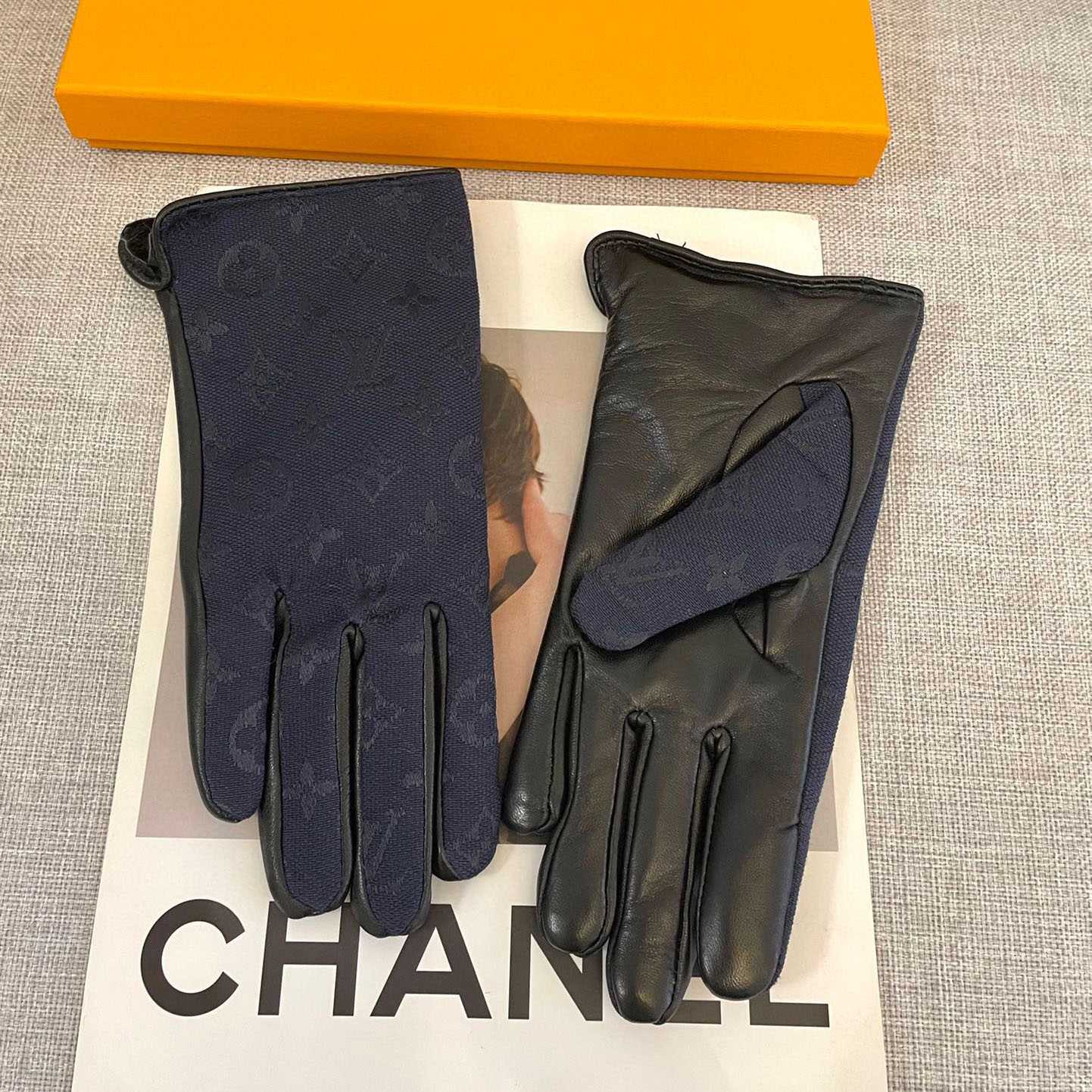 Louis Vuitton Gloves  - EUR FASHION