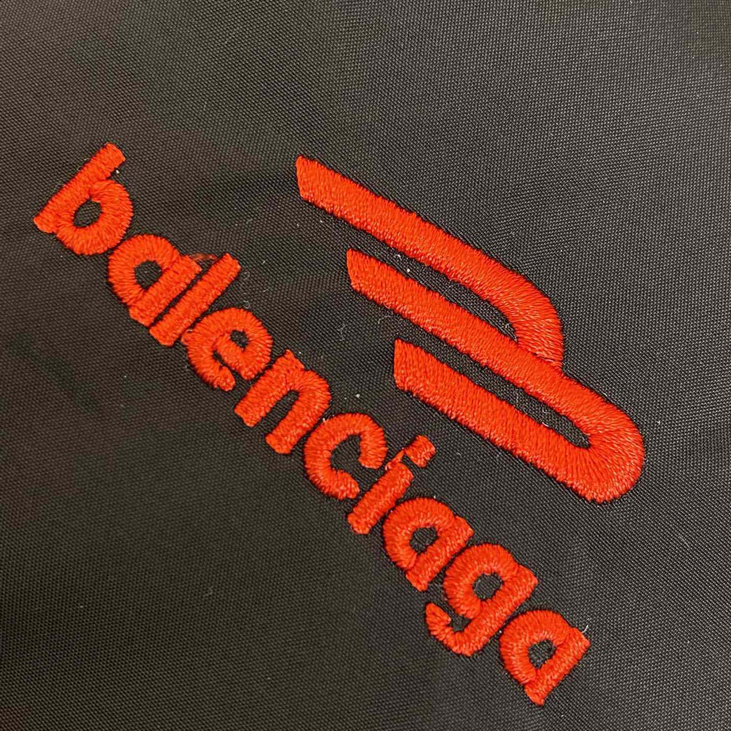 Balenciaga Logo-print Reversible Puffer Jacket - EUR FASHION