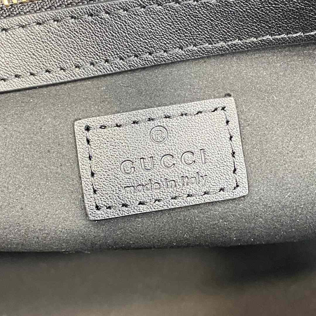 Gucci GG Emblem Medium Tote Bag - EUR FASHION