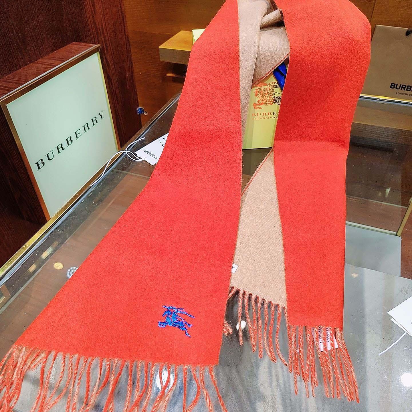 Burberry Reversible Cashmere Scarf - EUR FASHION