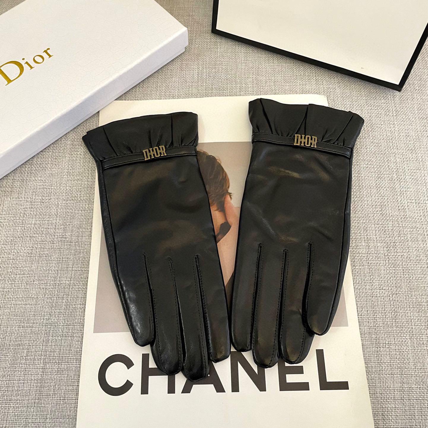 Dior Gloves  - EUR FASHION