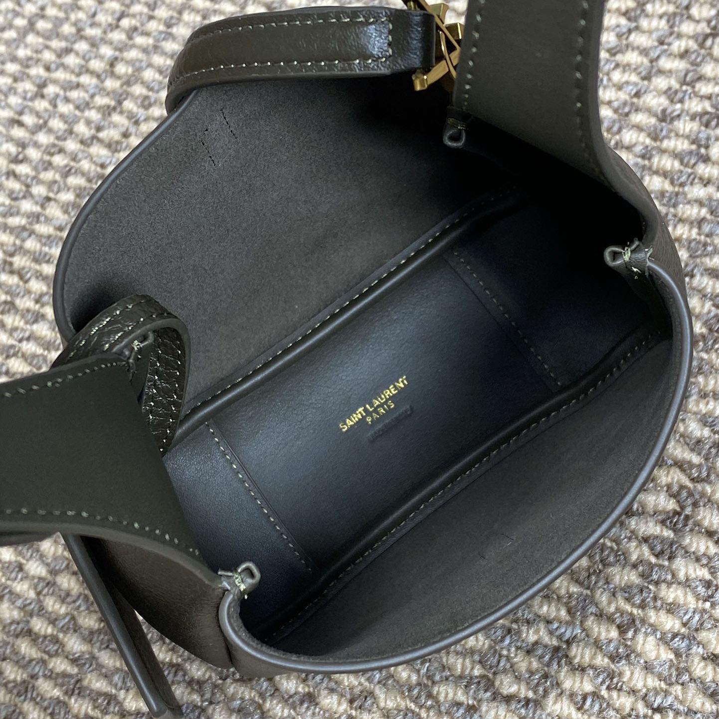 Saint Laurent LE 5 À 7 Supple Baby In Grained Leather - EUR FASHION